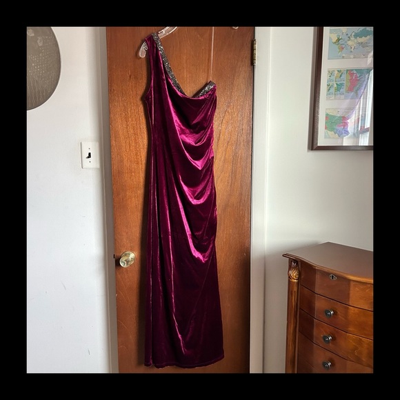candalite Dresses & Skirts - Candalite Velvet One-Shoulder Dress